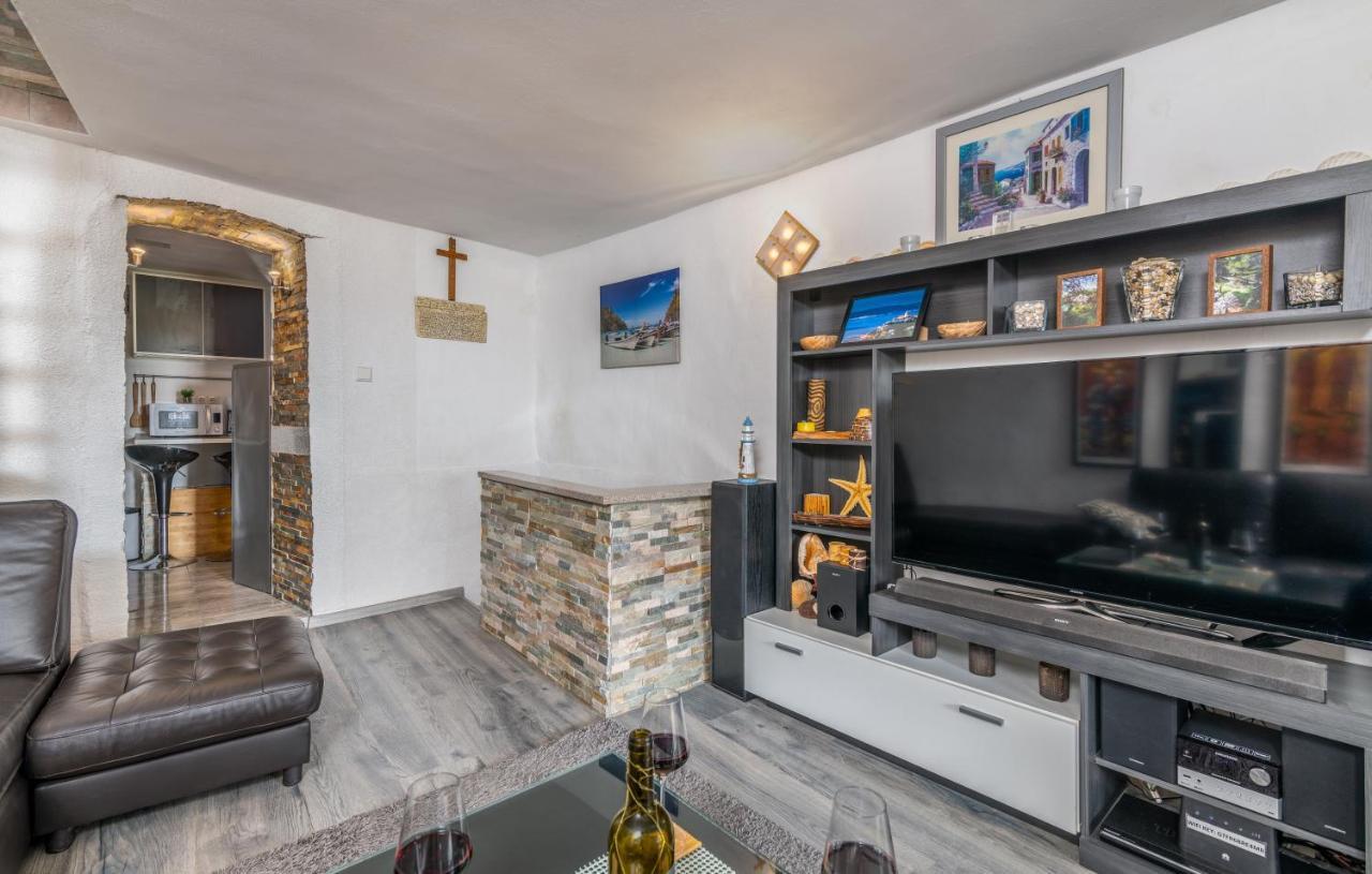 Apartmán Stone House Knez Vrbnik Exteriér fotografie