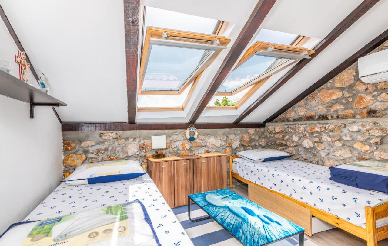 Apartmán Stone House Knez Vrbnik Exteriér fotografie