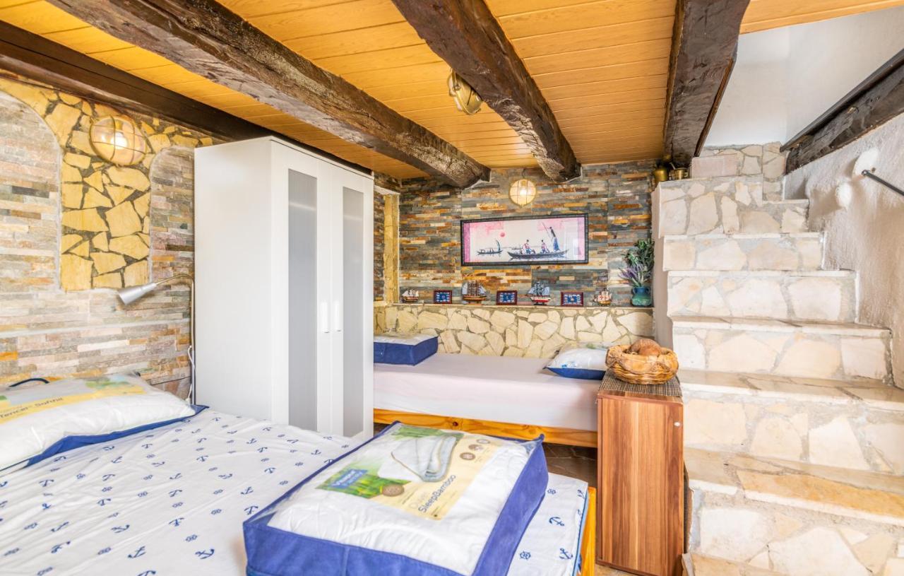 Apartmán Stone House Knez Vrbnik Exteriér fotografie