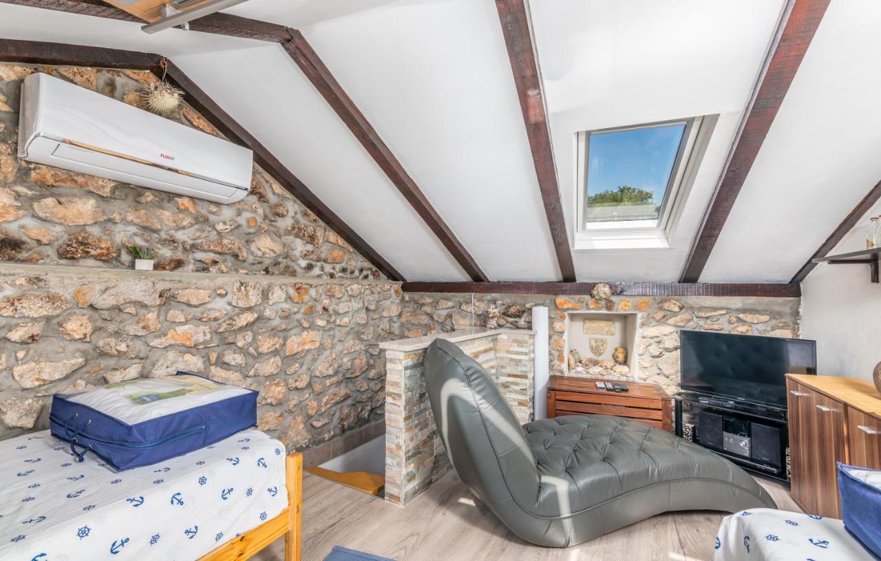 Apartmán Stone House Knez Vrbnik Exteriér fotografie